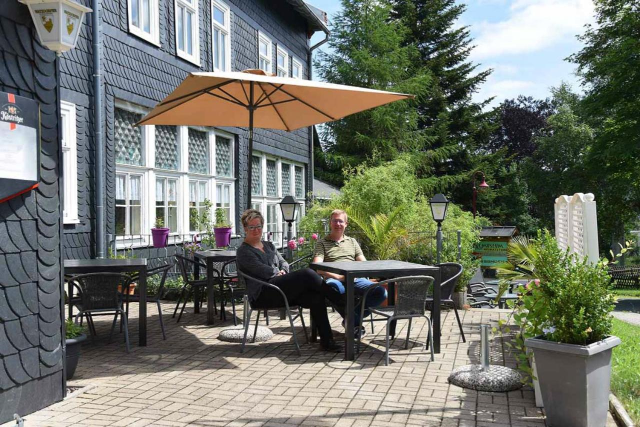 Apartments Und Bistro Zum Glasmacher Gehlberg Exterior photo